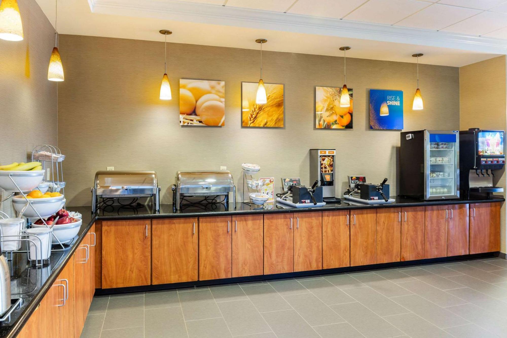 Comfort Suites Lancaster Amish Country Smoketown  Exterior foto