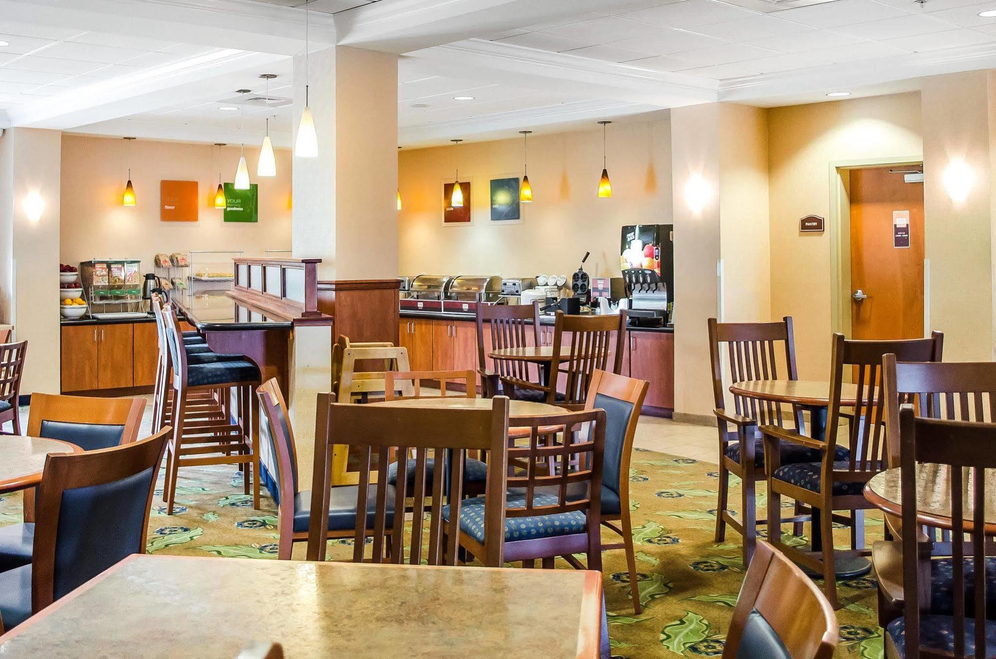 Comfort Suites Lancaster Amish Country Smoketown  Exterior foto